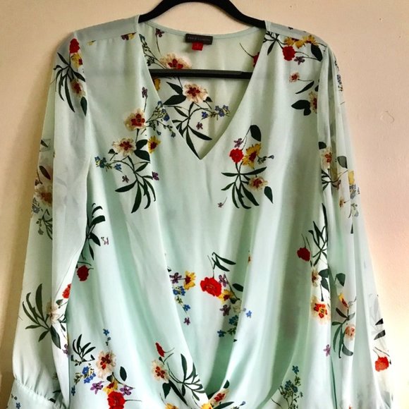 Vince Camuto Tops - Vince Camuto Surreal Garden Foldover Blouse - L